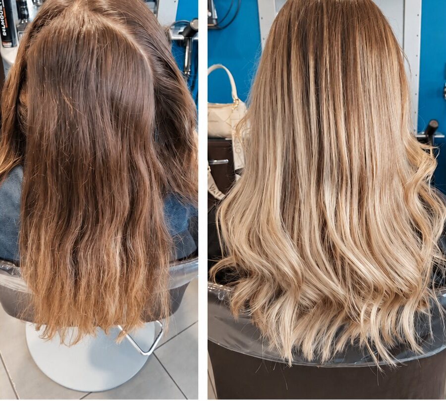 Avant et après une coloration en balayage : cheveux longs bruns à gauche, devenus blond balayé et ondulé à droite.